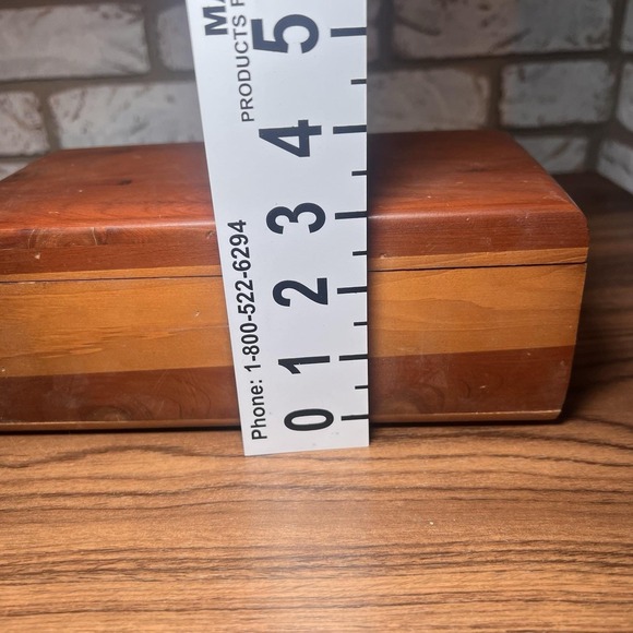 Vintage Lane Cedar Dresser Jewelry Trinket Chest - No Key 9" x 4" x 4" - Picture 4 of 7